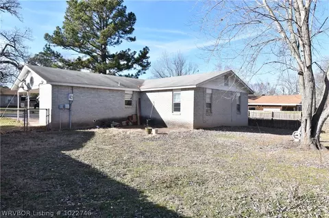 910 Pattie Ln, Barling, AR 72923 photo 4