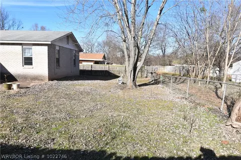 910 Pattie Ln, Barling, AR 72923 photo 5