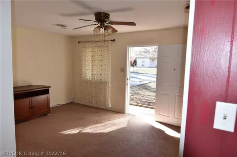910 Pattie Ln, Barling, AR 72923 photo 9