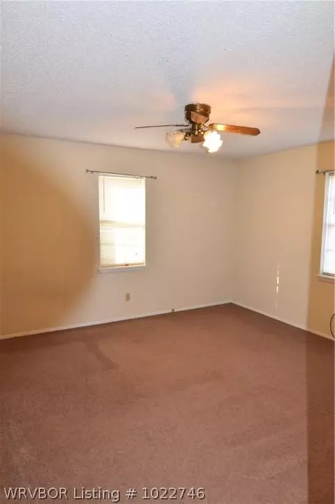 910 Pattie Ln, Barling, AR 72923 photo 15