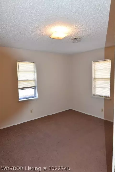 910 Pattie Ln, Barling, AR 72923 photo 21