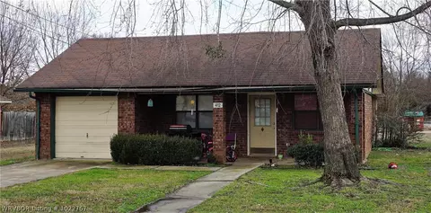 412 Vine St, Hackett, AR 72937 photo 1