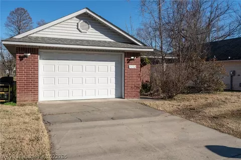 2222 Edwards St, Fort Smith, AR 72904 photo 2