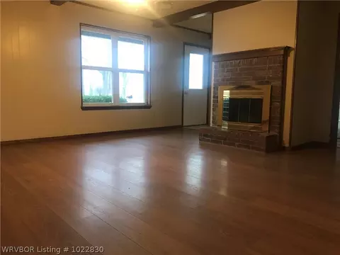 1307 Strozier Ct, Barling, AR 72923 photo 4