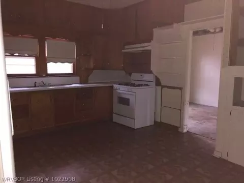 396 W 4th St, Waldron, AR 72958 photo 24