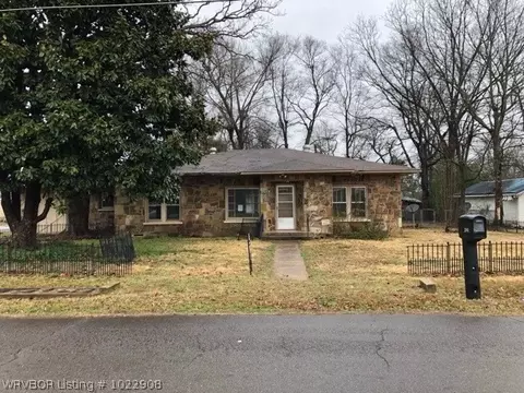 396 W 4th St, Waldron, AR 72958 photo 1