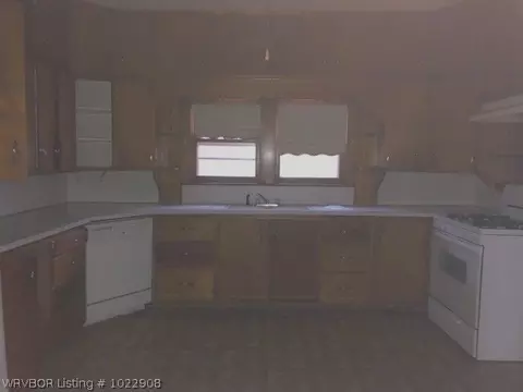 396 W 4th St, Waldron, AR 72958 photo 13