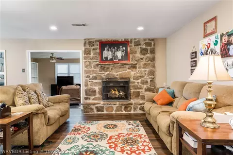 9007 Skypark Dr, Fort Smith, AR 72903 photo 3