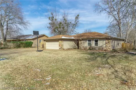 9007 Skypark Dr, Fort Smith, AR 72903 photo 2