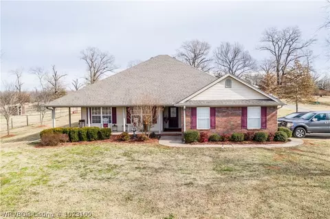 1704 Chapman Ct, Lavaca, AR 72941 photo 1
