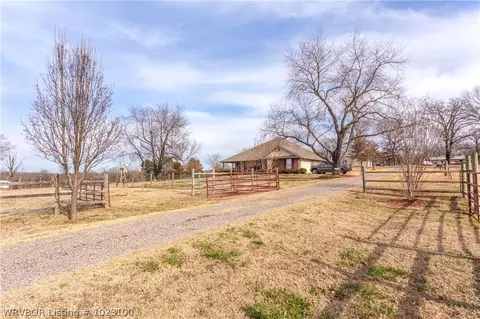 1704 Chapman Ct, Lavaca, AR 72941 photo 6