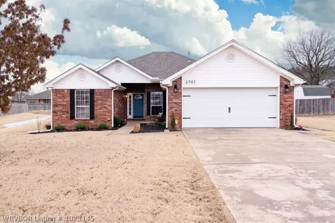 6907 Red Bud Dr, Fort Smith, AR 72916 photo 1