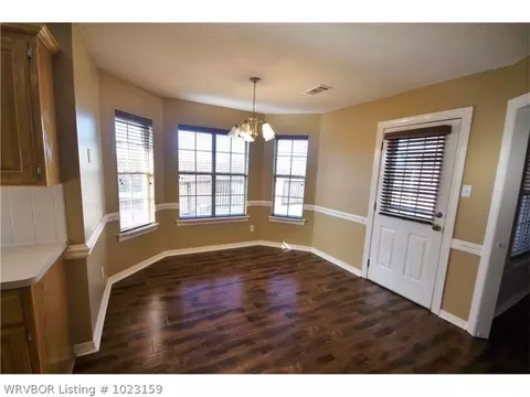 6912 Red Pine Dr, Fort Smith, AR 72916 photo 4