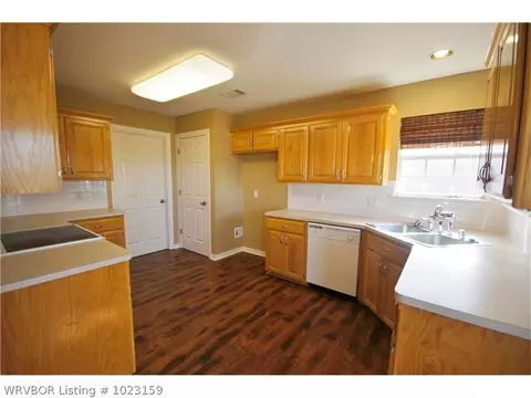 6912 Red Pine Dr, Fort Smith, AR 72916 photo 3