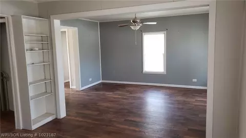 105 E Market St, Ozark, AR 72949 photo 5