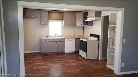 105 E Market St, Ozark, AR 72949 photo 6