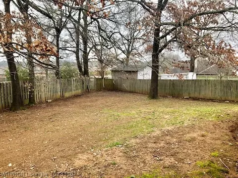 101 Elizabeth Ct, Barling, AR 72923 photo 22