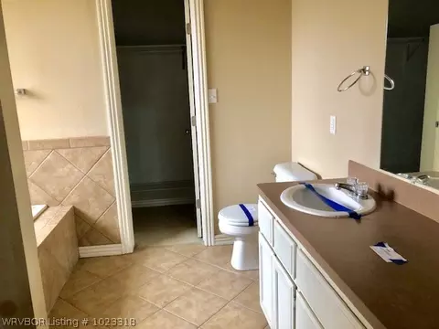 101 Elizabeth Ct, Barling, AR 72923 photo 9
