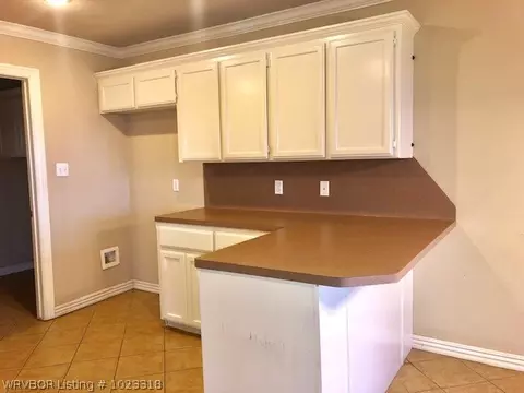 101 Elizabeth Ct, Barling, AR 72923 photo 5