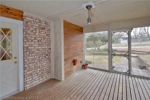 410 E Carr St, Paris, AR 72855 photo 2