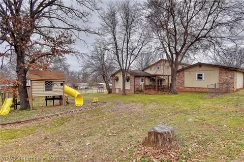 410 E Carr St, Paris, AR 72855 photo 23