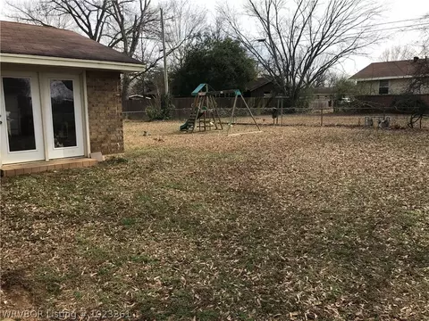 112 Hall St, Paris, AR 72855 photo 3