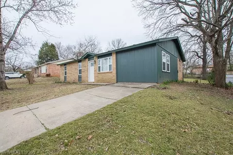 1001 N St, Barling, AR 72923 photo 2