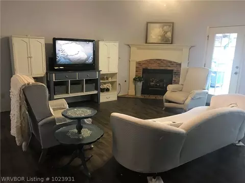 405 S 14th St, Lavaca, AR 72941 photo 3