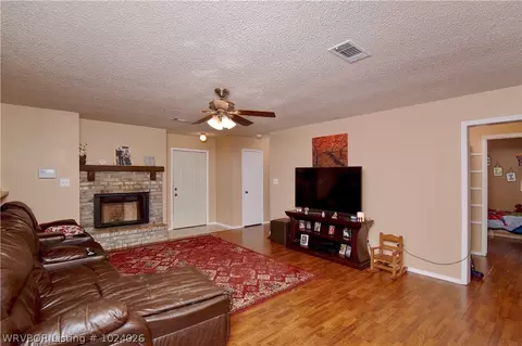 8532 Southridge Dr, Fort Smith, AR 72908 photo 2