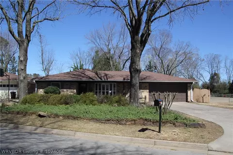 8201 Adam Dr, Fort Smith, AR 72903 photo 2