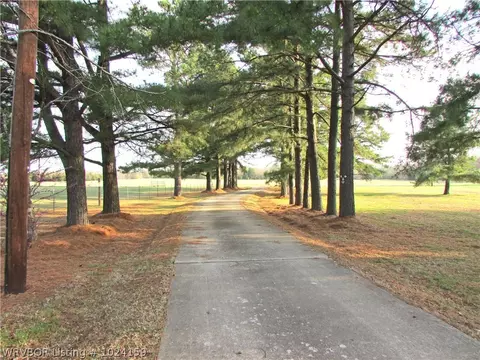 8502 Bonanza Rd, Fort Smith, AR 72916 photo 3