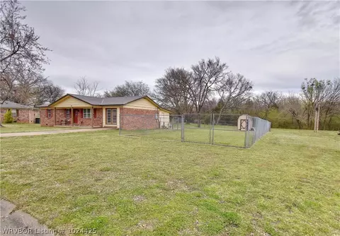 26 Interstate Cir, Sallisaw, OK 74955 photo 2
