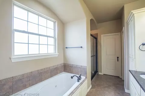 8107 Bridgewood Ln, Fort Smith, AR 72916 photo 12