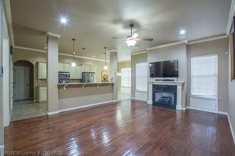 8107 Bridgewood Ln, Fort Smith, AR 72916 photo 4