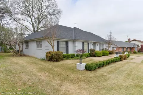 2016 70th St, Fort Smith, AR 72903 photo 2
