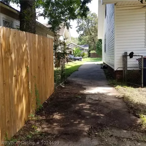 605 Clifton Ct, Fort Smith, AR 72903 photo 4
