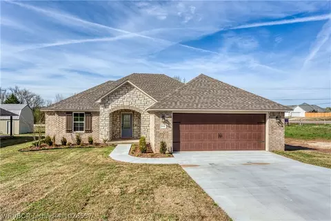 2616 Carly Dr, Lavaca, AR 72941 photo 1