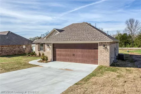 2616 Carly Dr, Lavaca, AR 72941 photo 2
