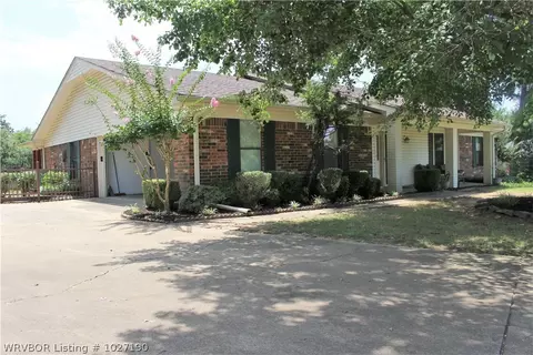 2008 Queensbury Way, Fort Smith, AR 72908 photo 2