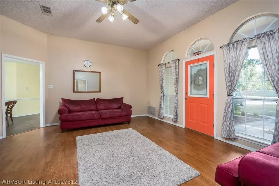  1800 Oakview Dr, Lavaca, AR 72941 photo 4