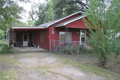 1210 Academy St, Paris, AR 72855 photo 4