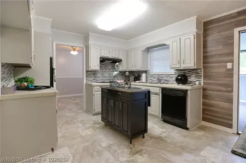 10613 Meandering Way, Fort Smith, AR 72903 photo 7