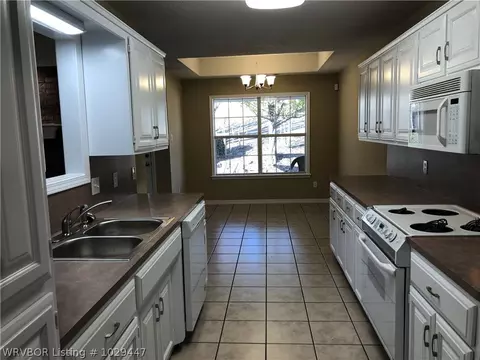 9709 E Pointe Dr, Fort Smith, AR 72903 photo 10