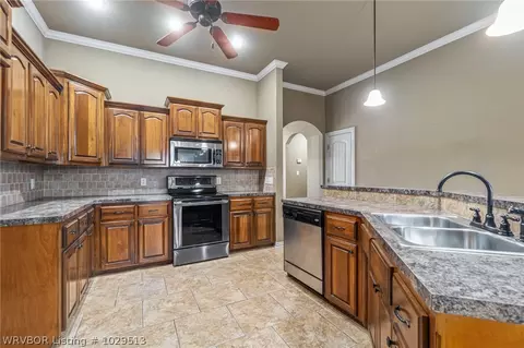 321 Skagway Ln, Barling, AR 72923 photo 13