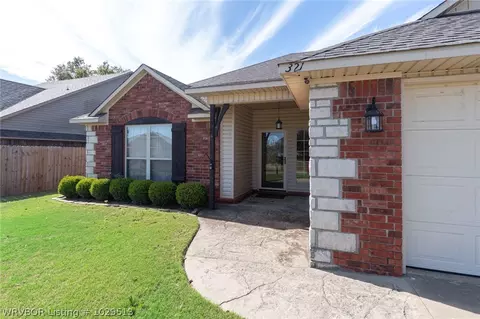 321 Skagway Ln, Barling, AR 72923 photo 2