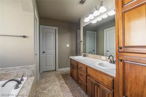 321 Skagway Ln, Barling, AR 72923 photo 16
