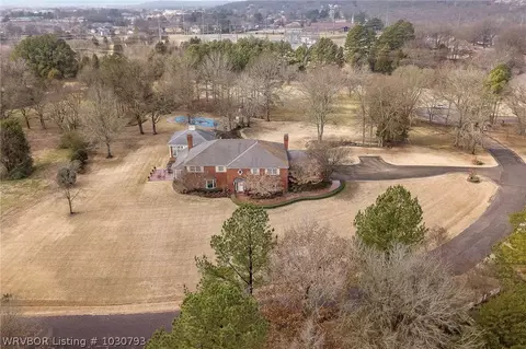 2419 Wyndermere Way, Fort Smith, AR 72903 photo 2