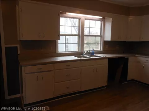 2018 N 8 St, Fort Smith, AR 72901 photo 4
