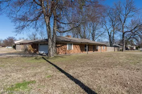 8526 Harvard Dr, Fort Smith, AR 72908 photo 1