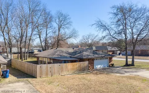 8526 Harvard Dr, Fort Smith, AR 72908 photo 5